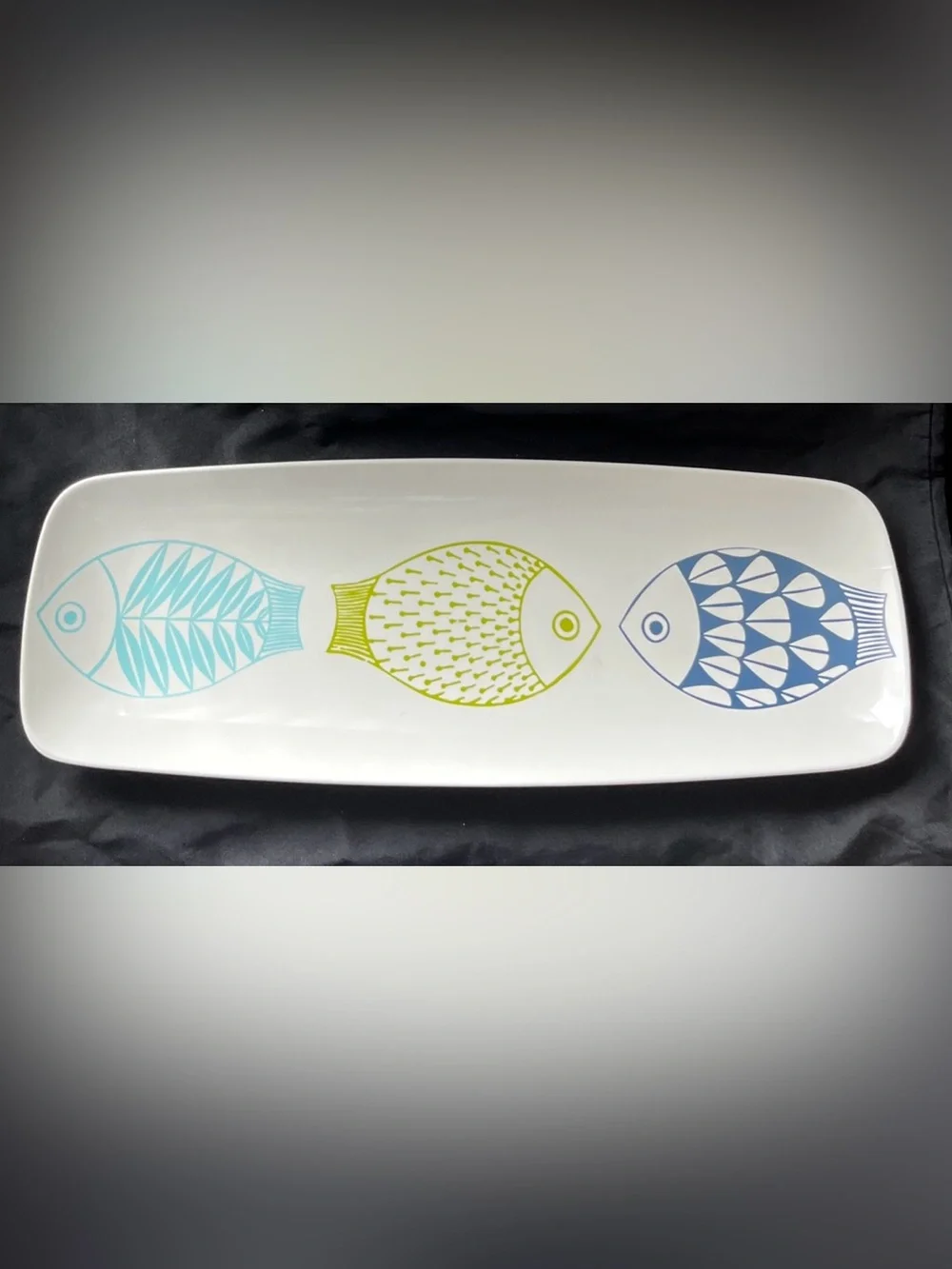 Crate & Barrel Melamine Fish Platter 16.5